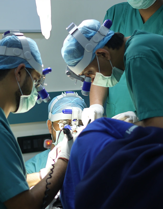 Who Is a Suitable Candidate for Beard Restoration Delhi?